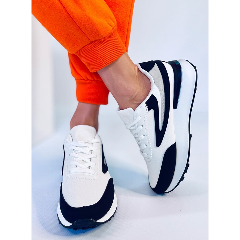 Tênis esportivo feminino Naila Black branco preto 1