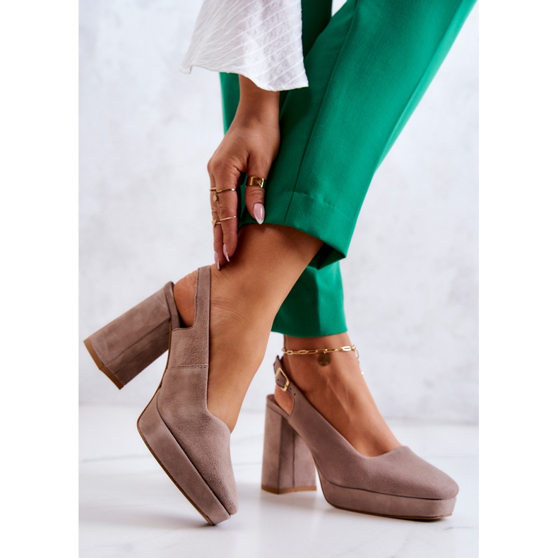 Bombas de camurça Maciejka 05441-10 Bege 2