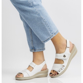 Sandálias brancas Filippo DS1402 / 20 Wh branco 2