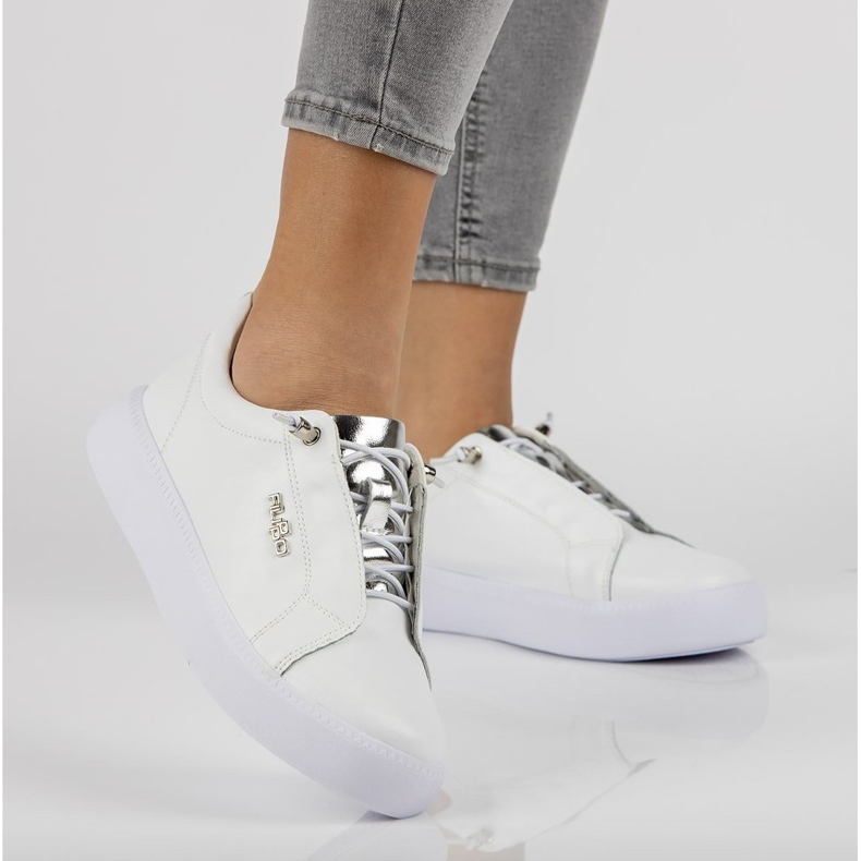 Sapatos de couro Filippo DP2041 / 21 Wh branco 1