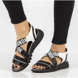 Sandálias pretas na cunha Filippo DS2317 / 21 Bk preto 1