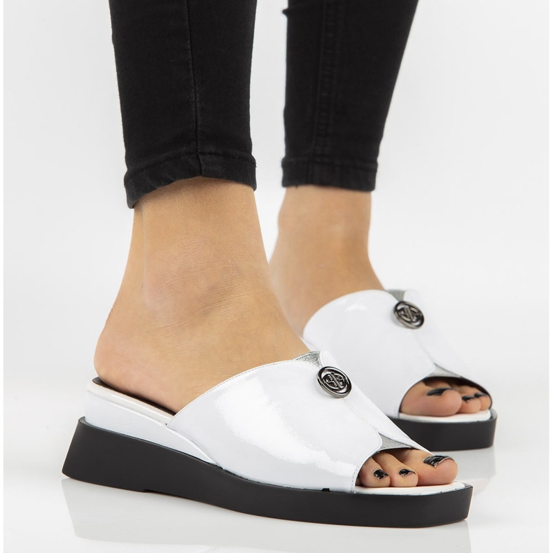 Chinelos brancos Filippo DK2351 / 21 Wh 1