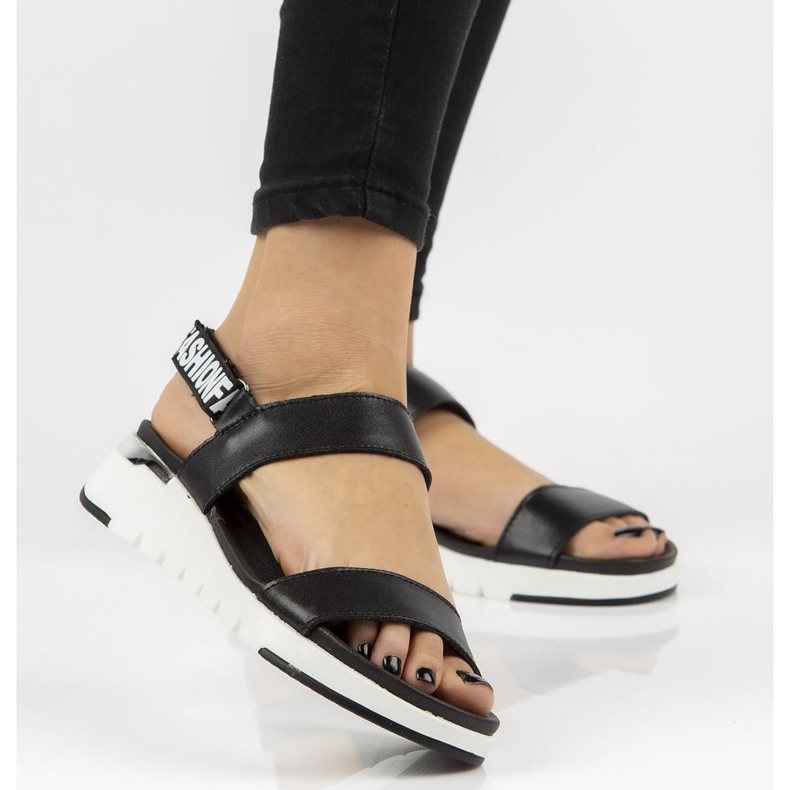 Sandálias de couro Filippo DS2141 / 21 Bk preto 1