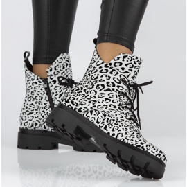 Botas brancas Filippo DBT3071 / 21 Wh branco preto 1 Botas brancas Filippo DBT3071 / 21 Wh branco preto 1