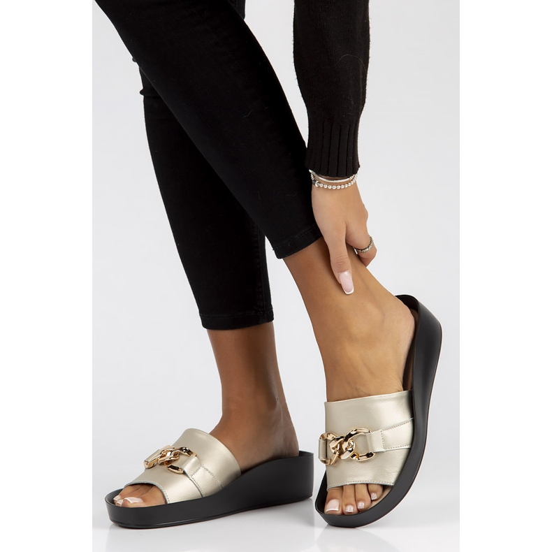 Chinelos de couro Filippo DK3590 / 22 Go golden dourado 2