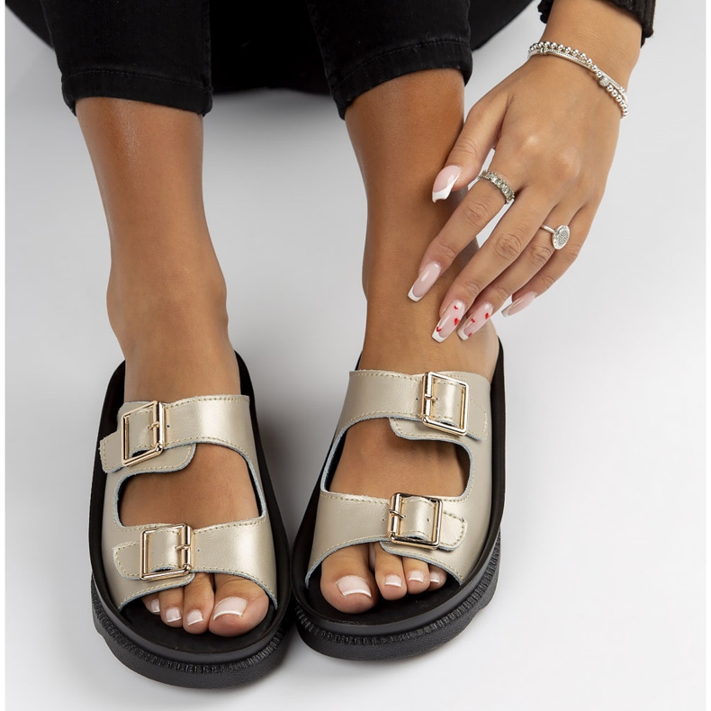 Chinelos de couro Filippo DK3599 / 22 Go golden dourado 2