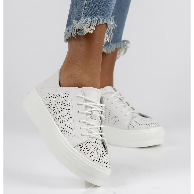 Sapatos de couro FILIPPO DP3529 / 22 Wh branco 1