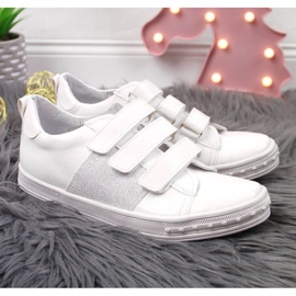 Sapatilhas de menina com velcro branco Kornecki 6286 2