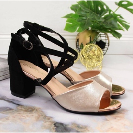 Sandálias no poste Potocki W WOL68 preto e dourado 2