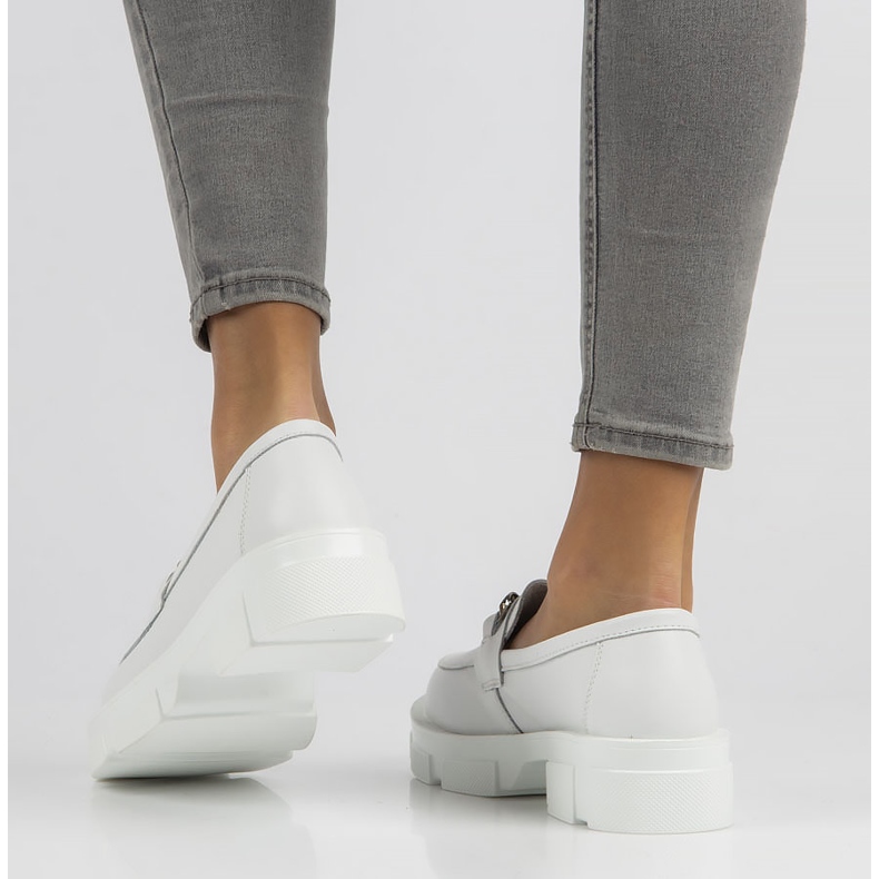 Sapatos de couro Filippo DP3221 / 22 Wh branco 1