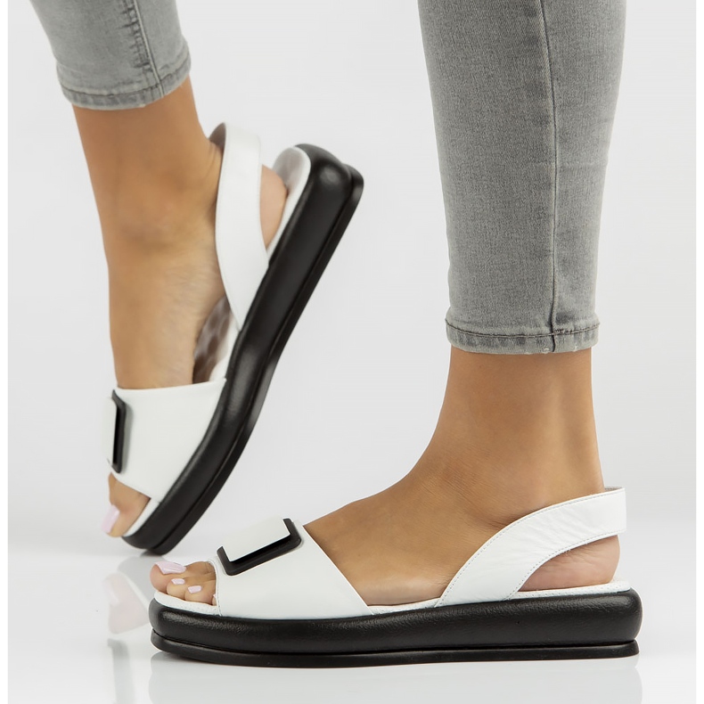 Sandálias de couro Filippo DS3902 / 22 Wh branco 1