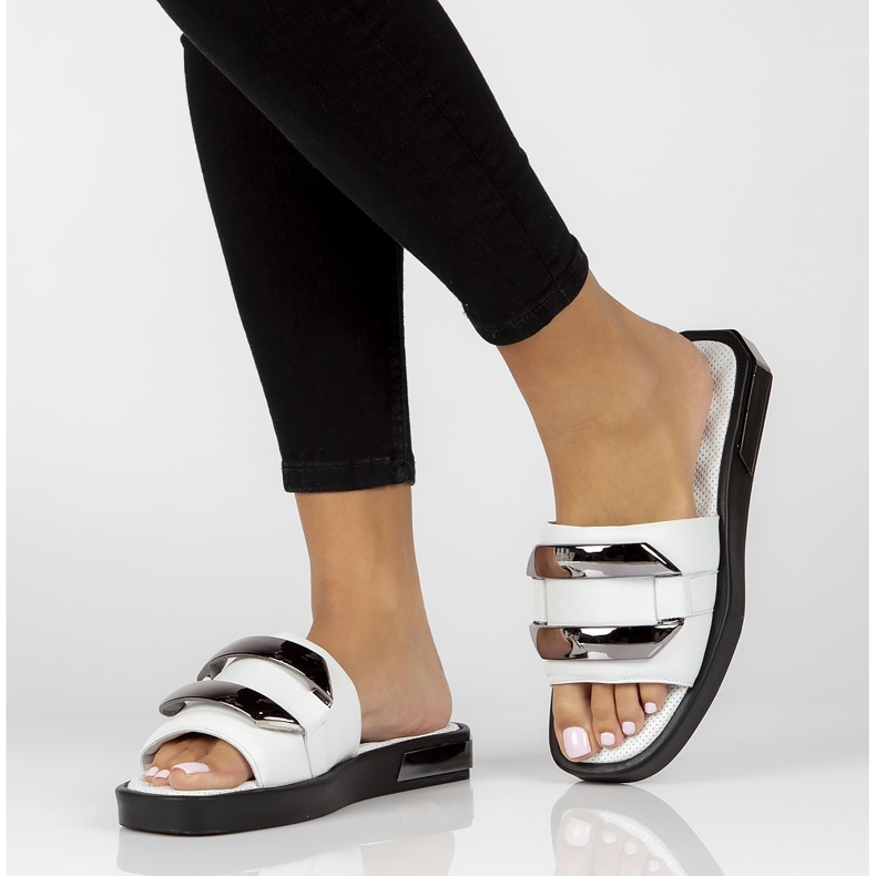 Chinelos de couro Filippo DK3903 / 22 Wh branco 1