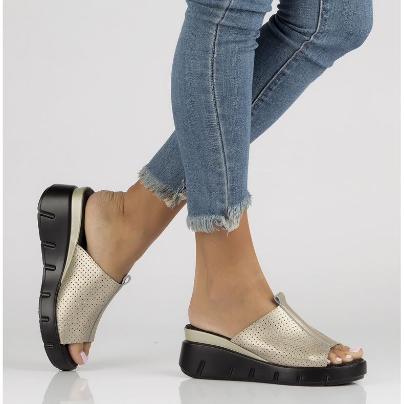 Chinelos de couro Filippo DK3594 / 22 Go golden dourado 1