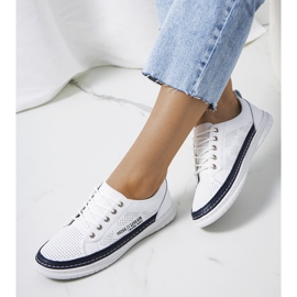 Tênis branco de couro, Valeska. azul marinho 1