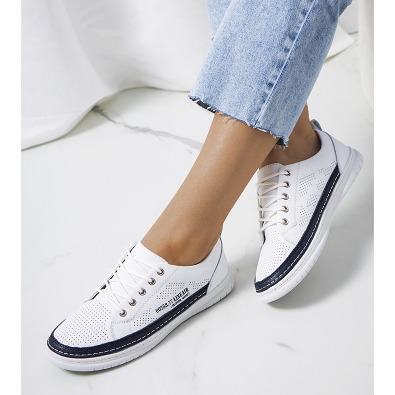 Tênis branco de couro, Valeska. azul marinho 1