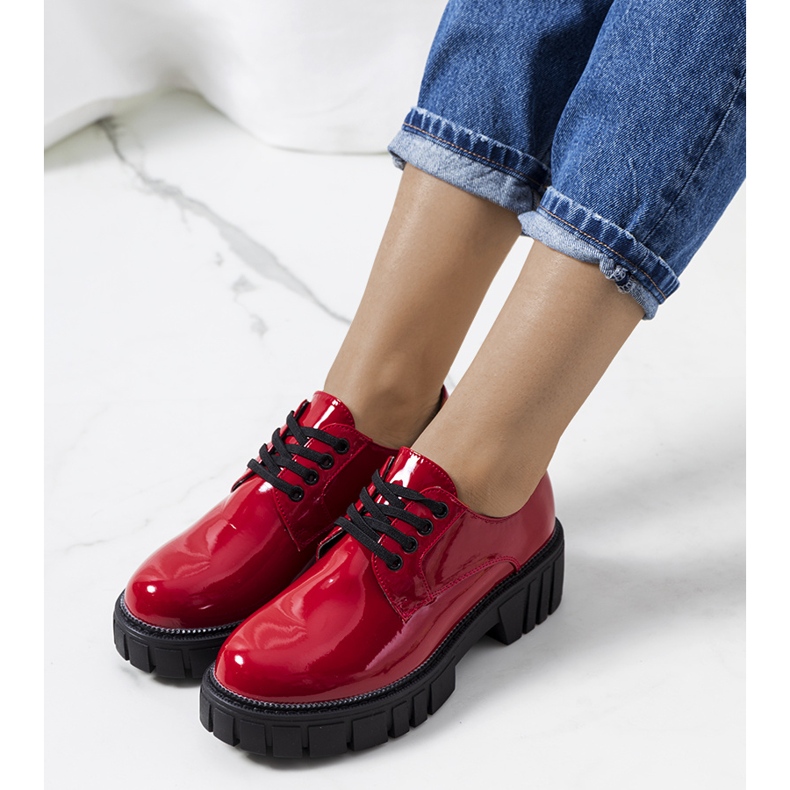 Sapatos lacados vermelhos da Eileen 1