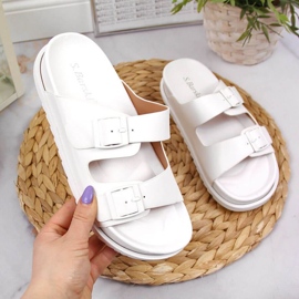 Chinelos de borracha com fivelas brancas em S.Barski branco 1