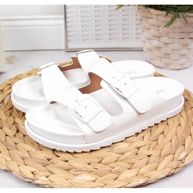 Chinelos de borracha com fivelas brancas em S.Barski branco 2