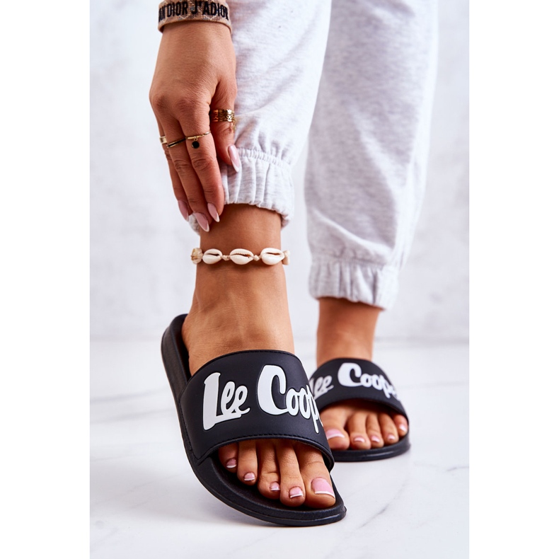 Chinelos femininos pretos Lee Cooper LCW-22-42-1004 branco 2