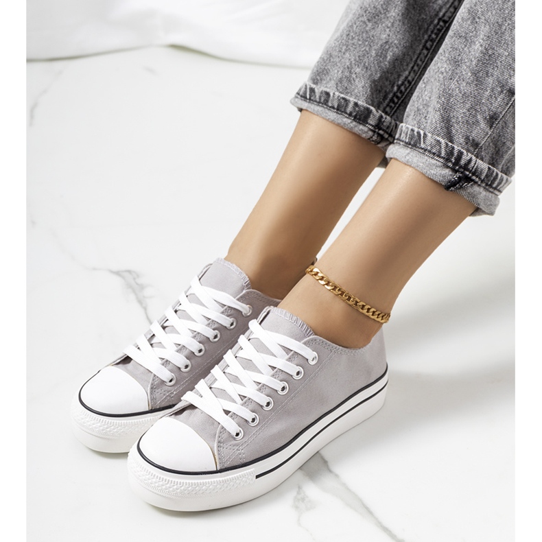 Tênis cinza na plataforma Wessel 1