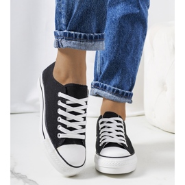 Tênis preto na plataforma Wessel 1