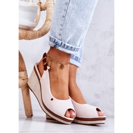 PS1 Sandálias femininas confortáveis com fivela bege talas 2 PS1 Sandálias femininas confortáveis com fivela bege talas 2