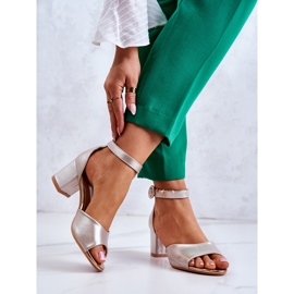 Sandálias de Couro de Salto Alto Vinceza 22-20100 Dourado 2