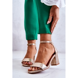 Vinceza Sandálias femininas da moda em um salto dourado Lucida 1