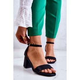 Vinceza Sandálias femininas da moda em um salto preto Lucida 1