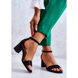 Vinceza Sandálias femininas da moda em um salto preto Lucida 2