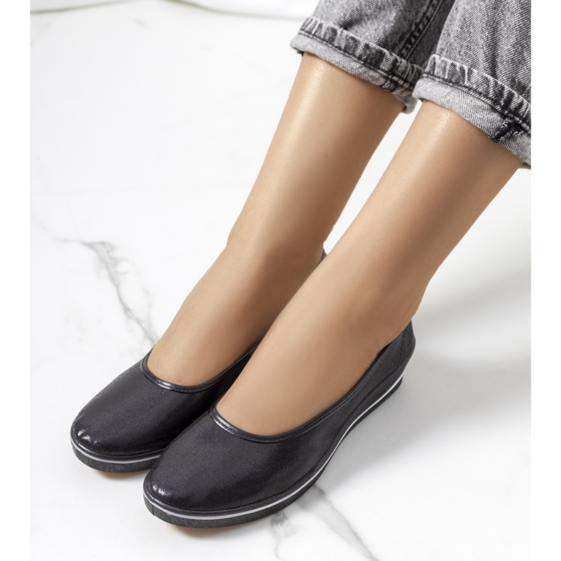 Tênis preto brilhante na cunha Weide 1