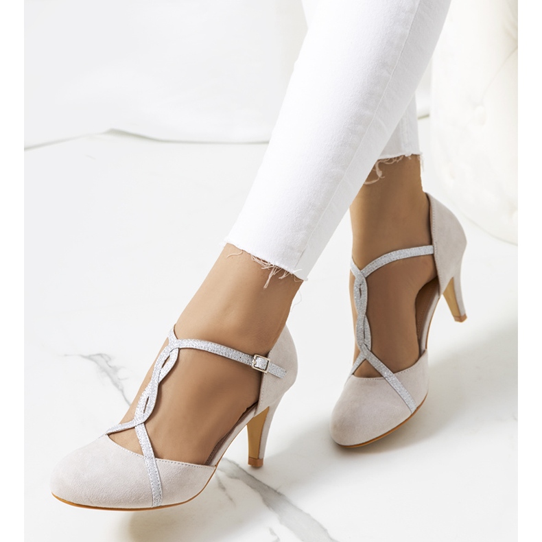 Sapatos cinza em um salto Luiken prata 1