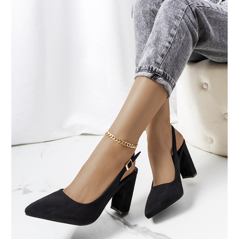 Scarpin preto com salto aberto da Leest 2 Scarpin preto com salto aberto da Leest 2