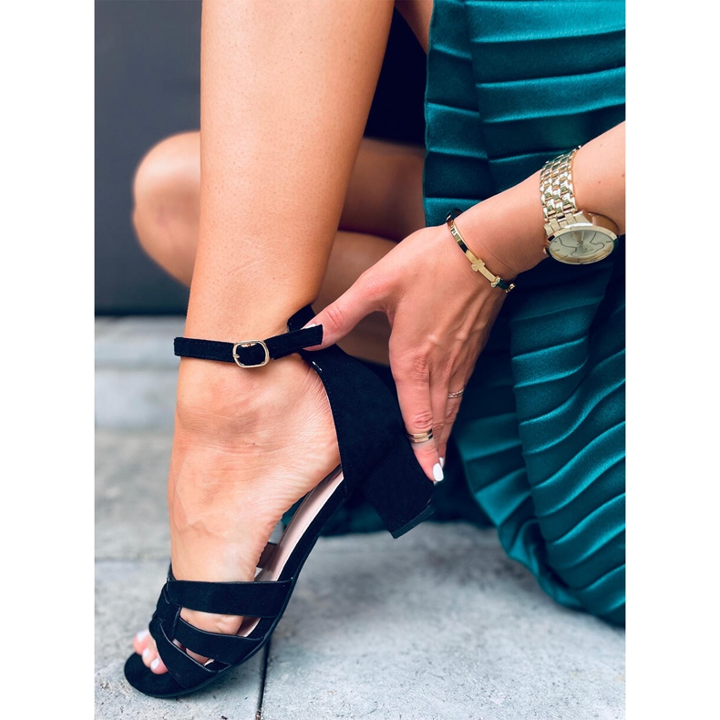 Sandália com salto preto Avium 1 Sandália com salto preto Avium 1