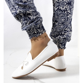 Mocassins brancos Carlsen 2