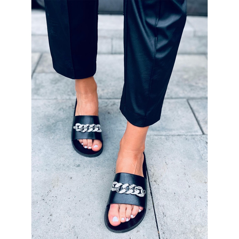 Chinelos Tília Preto com corrente 1 Chinelos Tília Preto com corrente 1