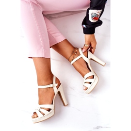 PW1 Sandálias elegantes em um bar bege Anastasia 1