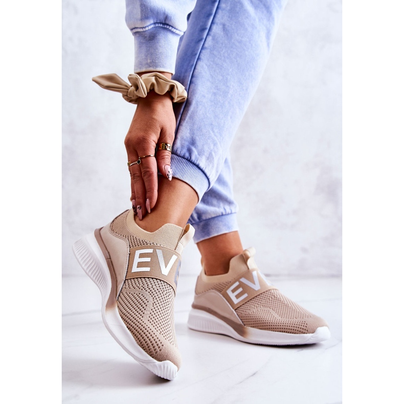 Vinceza Tênis esportivo feminino slip-on bege Lorane 2