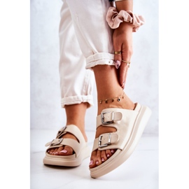 Chinelos femininos de couro com fivela La.Fi bege Nariss 1 Chinelos femininos de couro com fivela La.Fi bege Nariss 1