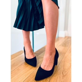 Bombas no poste Durga Black preto 1 Bombas no poste Durga Black preto 1