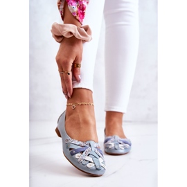 Bailarinas femininas de couro Maciejka 01358-34 Azul claro 1