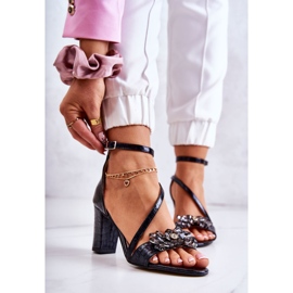 PA2 Sandálias femininas de couro com cristais preto Ramona 1