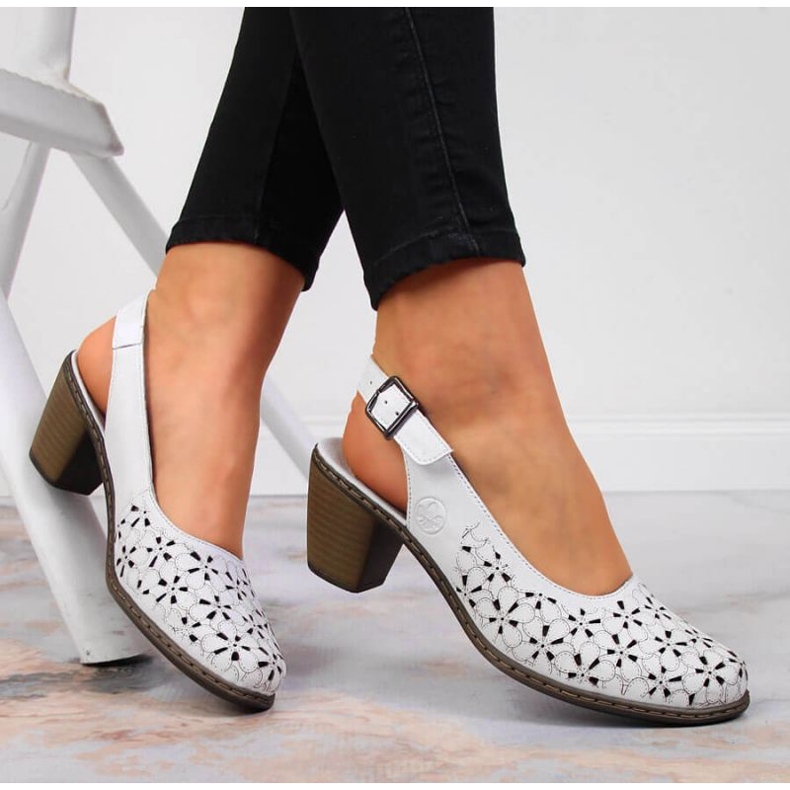 Sandálias de couro vazado Rieker W RKR531A branco 2