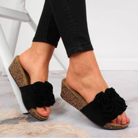 Chinelos de cunha com flores eVento W EVE357A preto 2