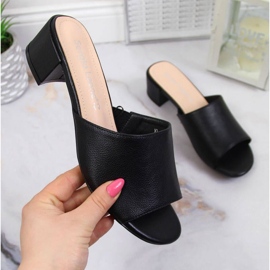 Chinelos no bloco Sergio Leone W SK375A preto 1