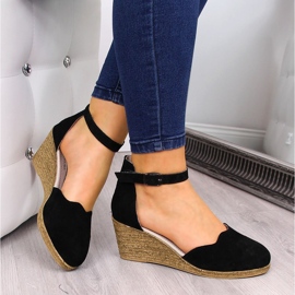 Sandálias femininas de couro em uma cunha preta Filippo preto 1