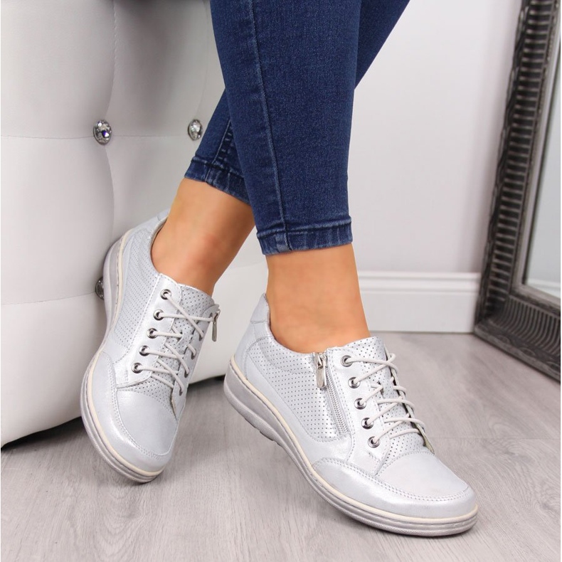 Sapatos femininos de couro com zíper, prata Helios 357 1