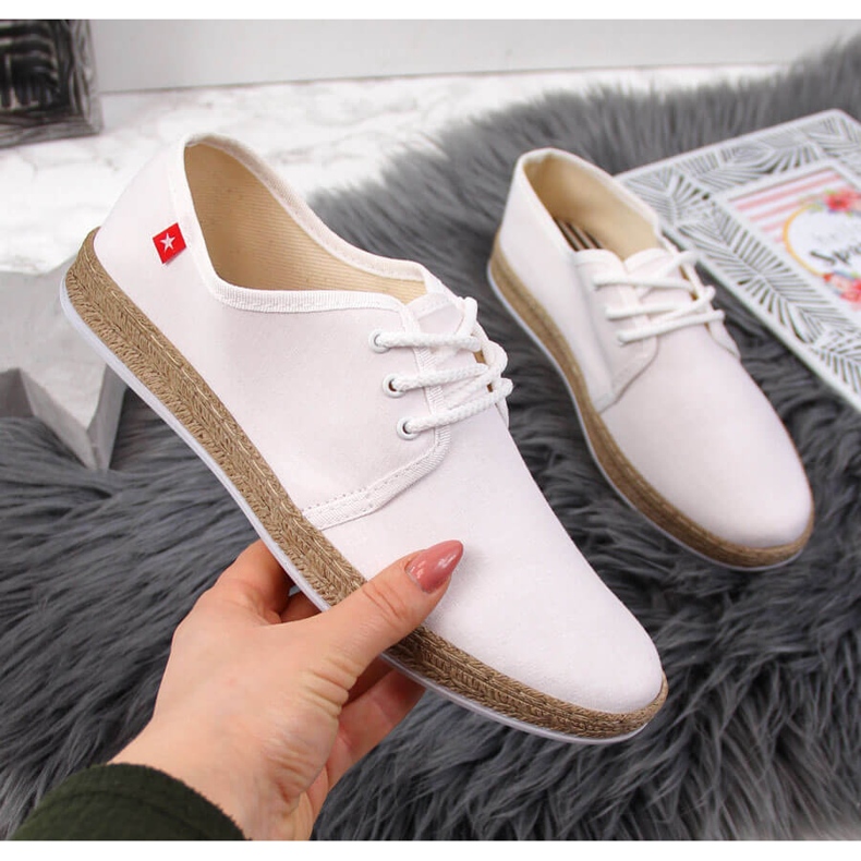 Sapatilhas alpargatas brancas de mulher Big Star FF276043 branco 2