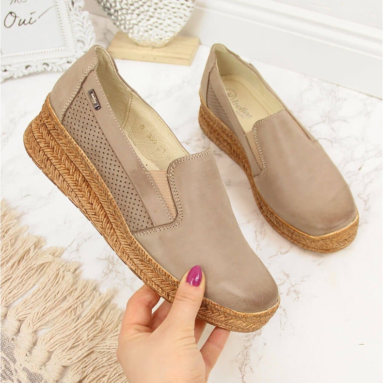 Sapatos femininos de couro com cunha bege Helios 350 2