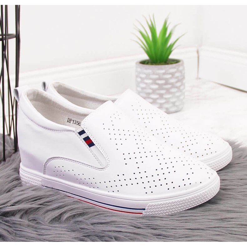 Tênis de couro feminino em uma cunha branca a céu aberto Filippo branco 2